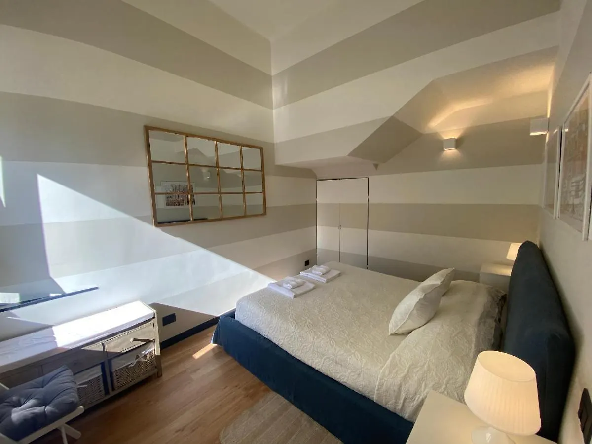 New Apartament In Front Of Genoa Cathedral Italia